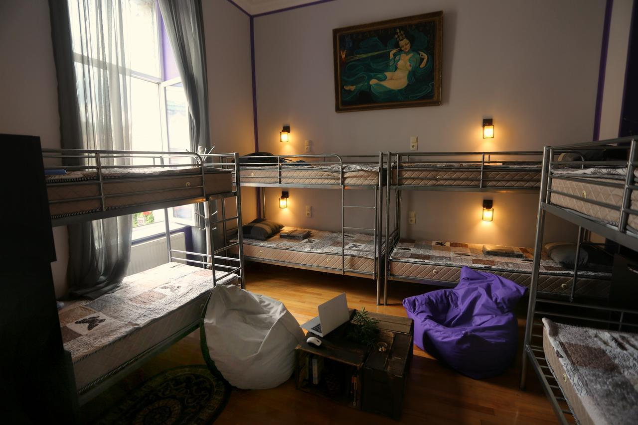 Lilus Hostel Батумі Екстер'єр фото
