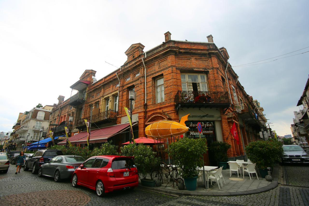 Lilus Hostel Батумі Екстер'єр фото