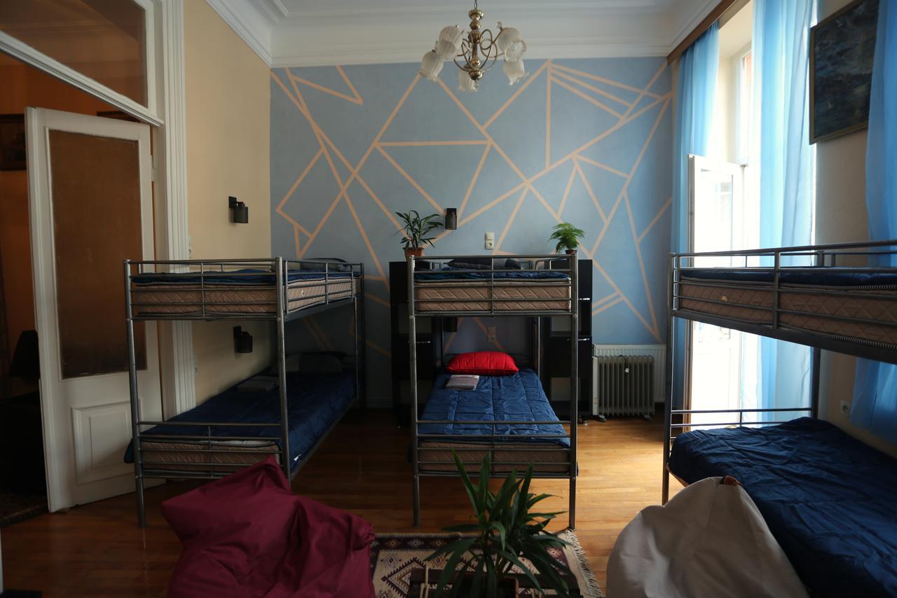 Lilus Hostel Батумі Екстер'єр фото