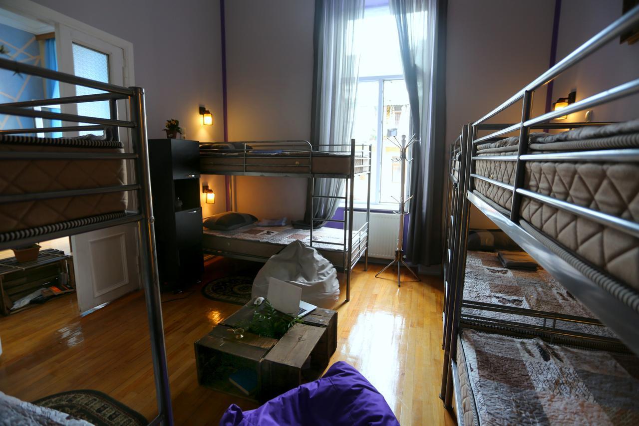 Lilus Hostel Батумі Екстер'єр фото