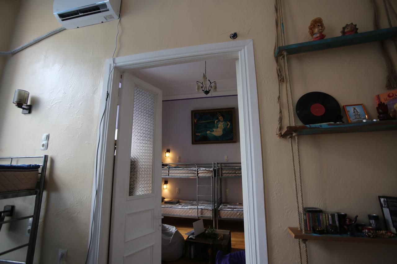 Lilus Hostel Батумі Екстер'єр фото