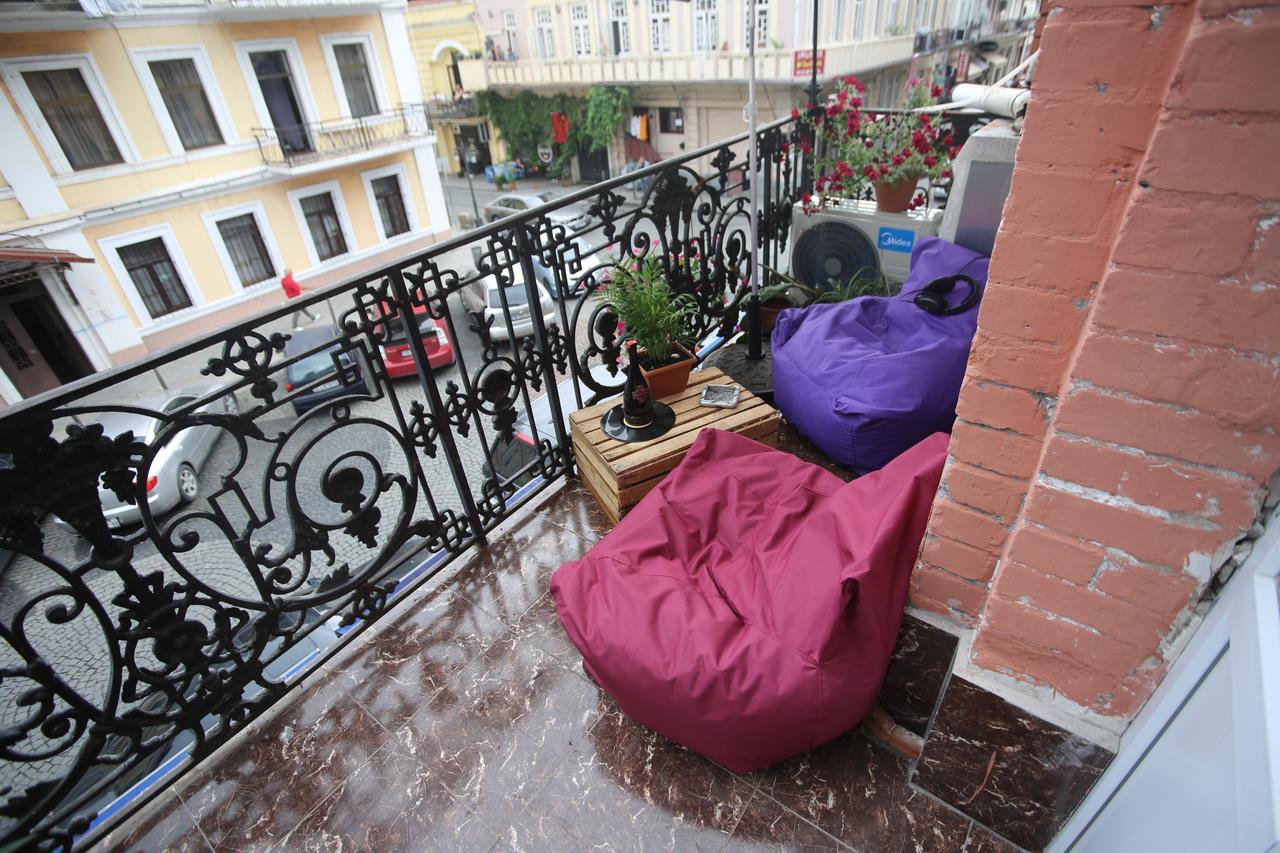 Lilus Hostel Батумі Екстер'єр фото