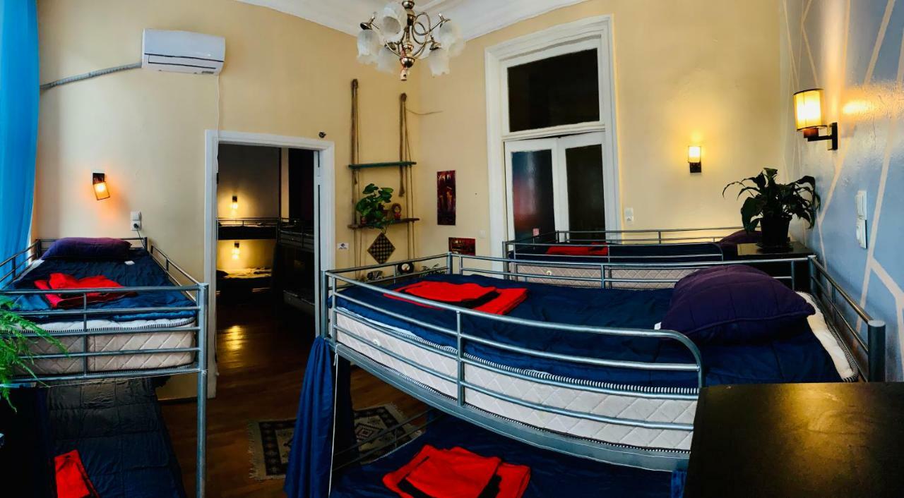Lilus Hostel Батумі Екстер'єр фото